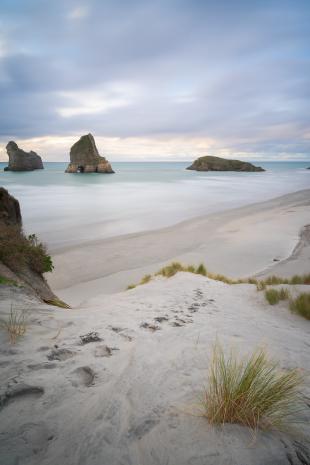 photos/archway-islands-new-zealand.jpg