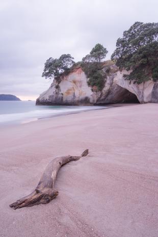 photos/cathedral-cove.jpg