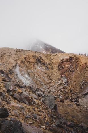 photos/tongariro-crossing-track.jpg