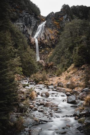 photos/tongariro-waterfall.jpg