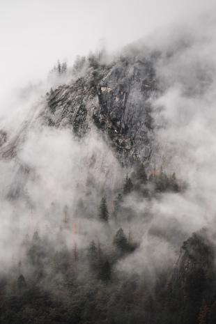 photos/yosemite-national-park-fog.jpg